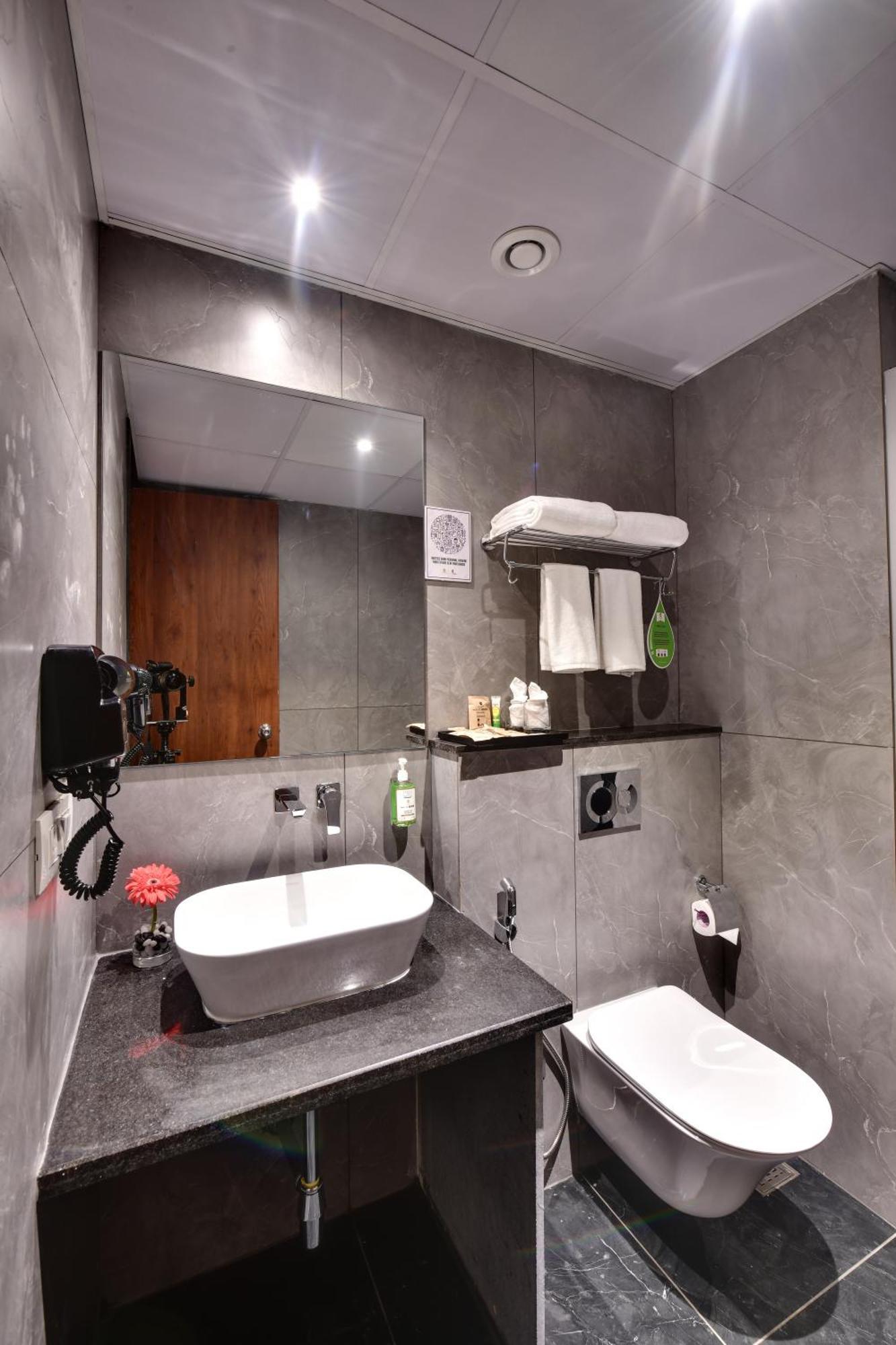 Click Hotel Vista-International Airport Dod Jala Εξωτερικό φωτογραφία