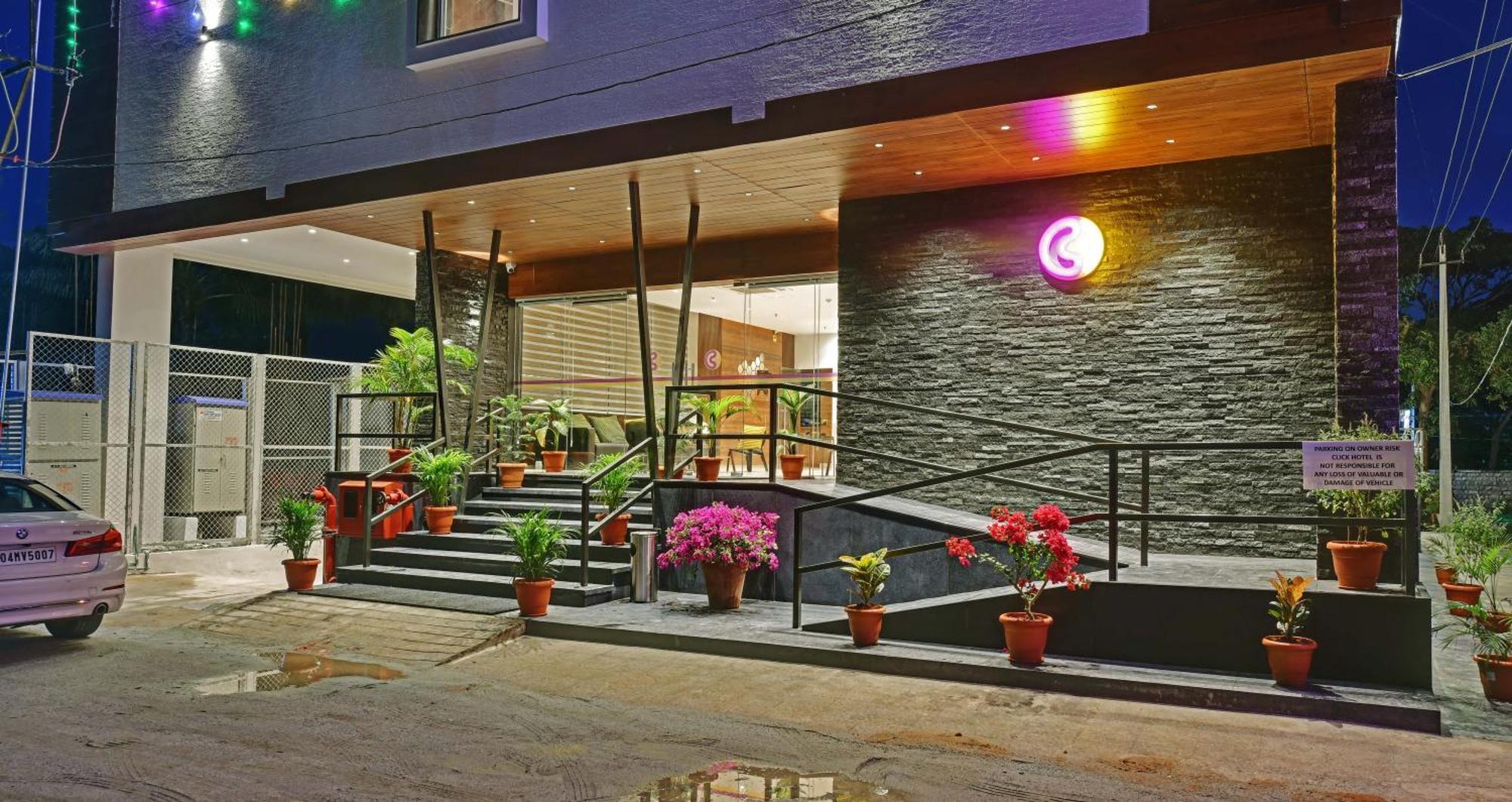 Click Hotel Vista-International Airport Dod Jala Εξωτερικό φωτογραφία