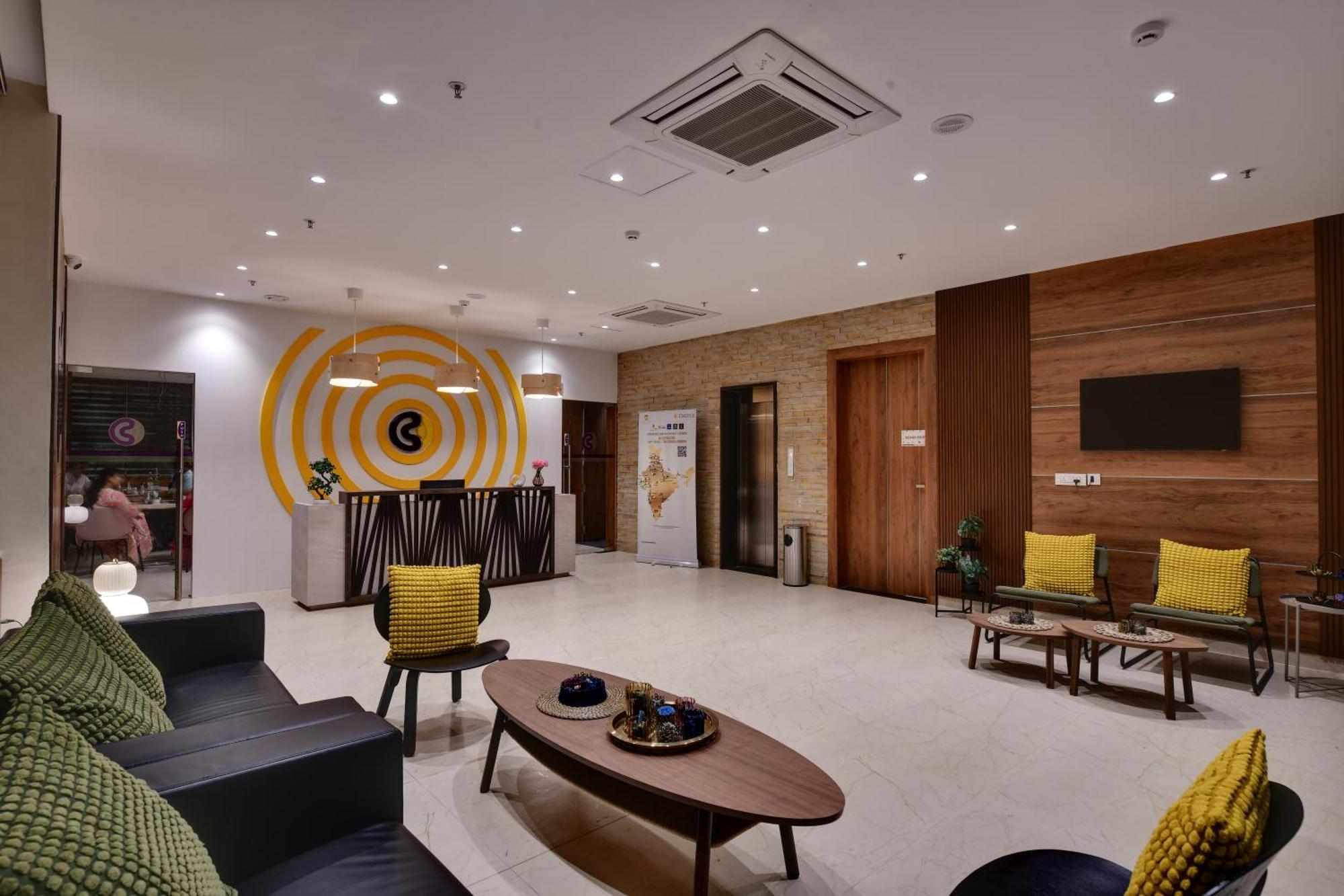 Click Hotel Vista-International Airport Dod Jala Εξωτερικό φωτογραφία